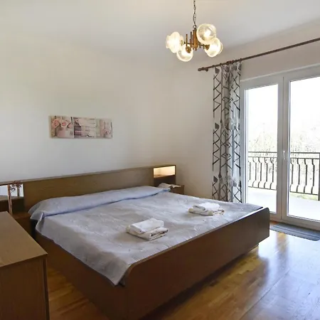With Parking Space - 22473 * Umag